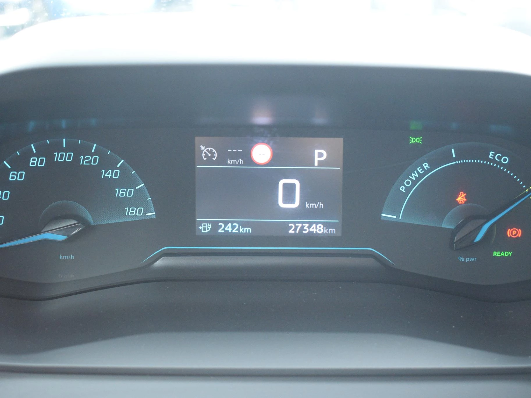 Hoofdafbeelding Peugeot e-208