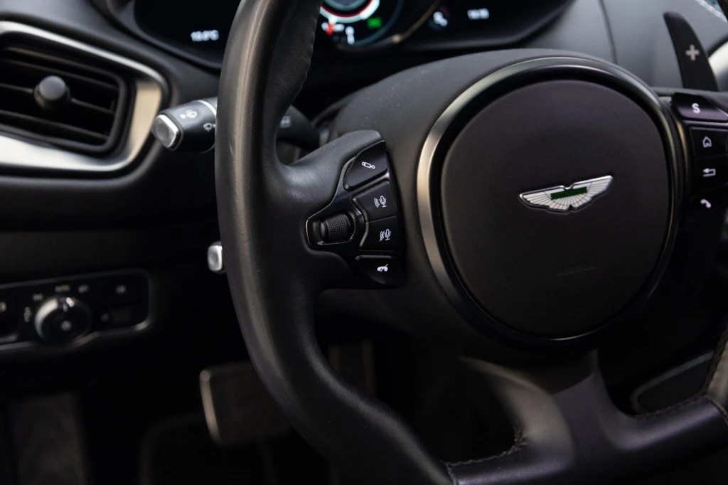 Hoofdafbeelding Aston Martin V8 Vantage