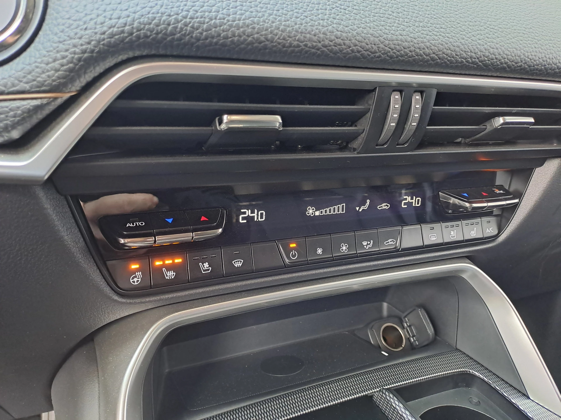 Hoofdafbeelding Mazda CX-60