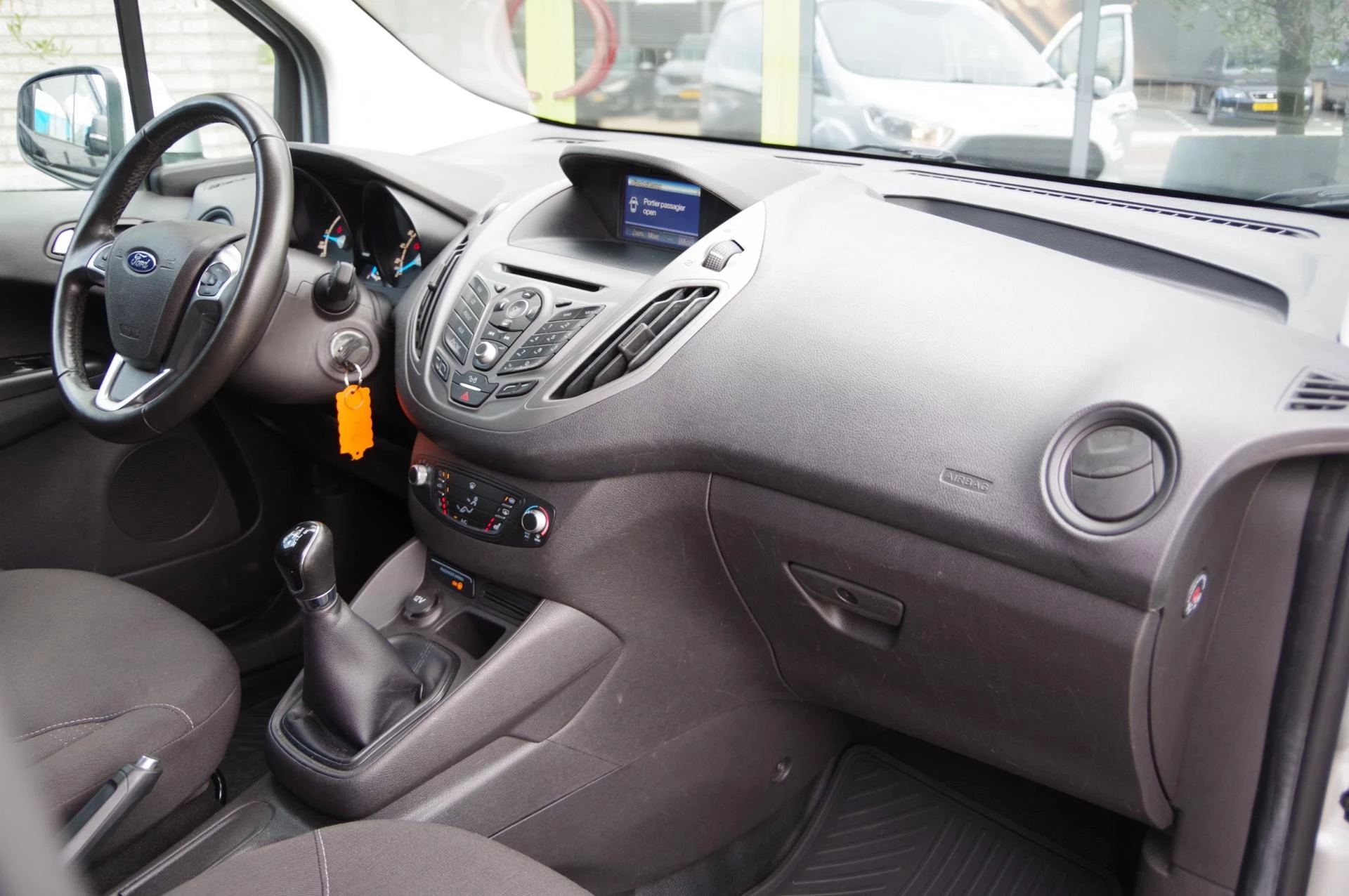 Hoofdafbeelding Ford Transit Courier