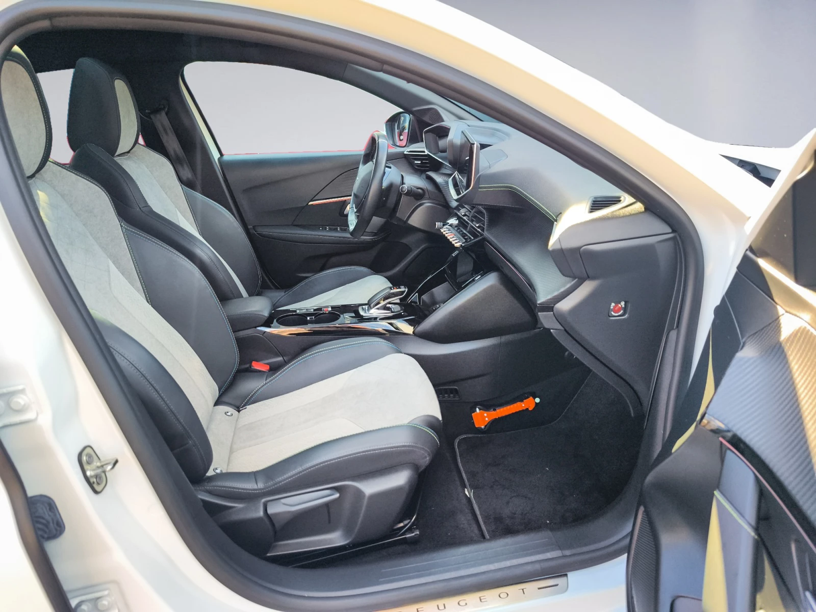 Hoofdafbeelding Peugeot e-208