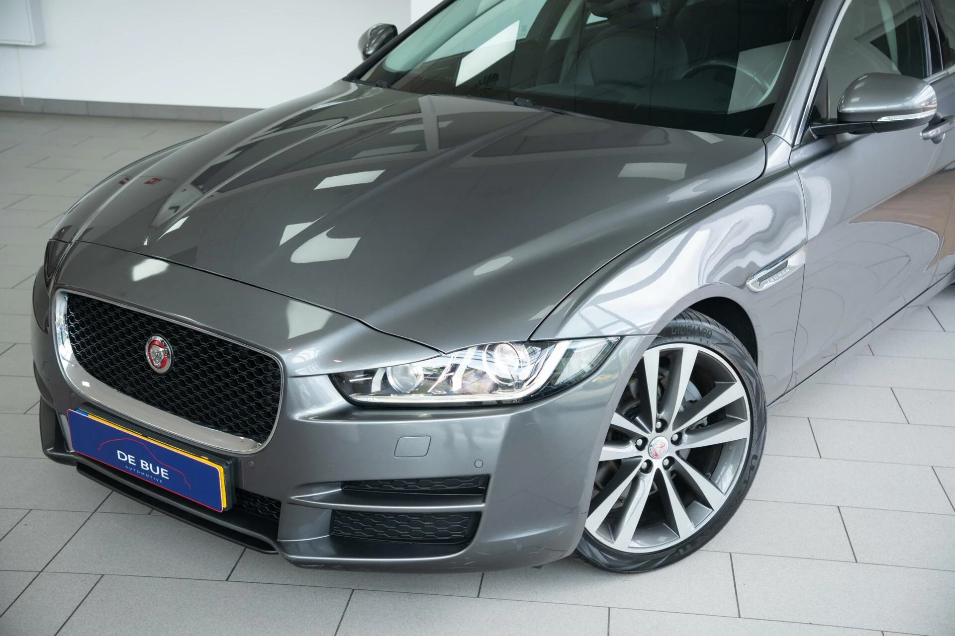 Hoofdafbeelding Jaguar XE