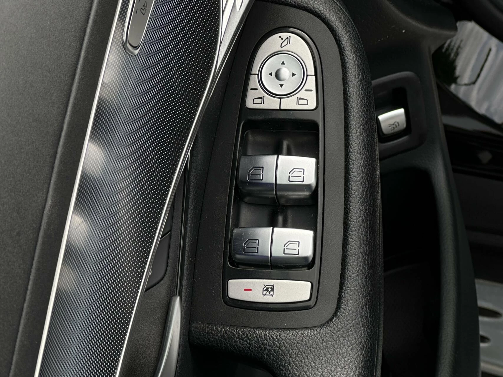 Hoofdafbeelding Mercedes-Benz EQC