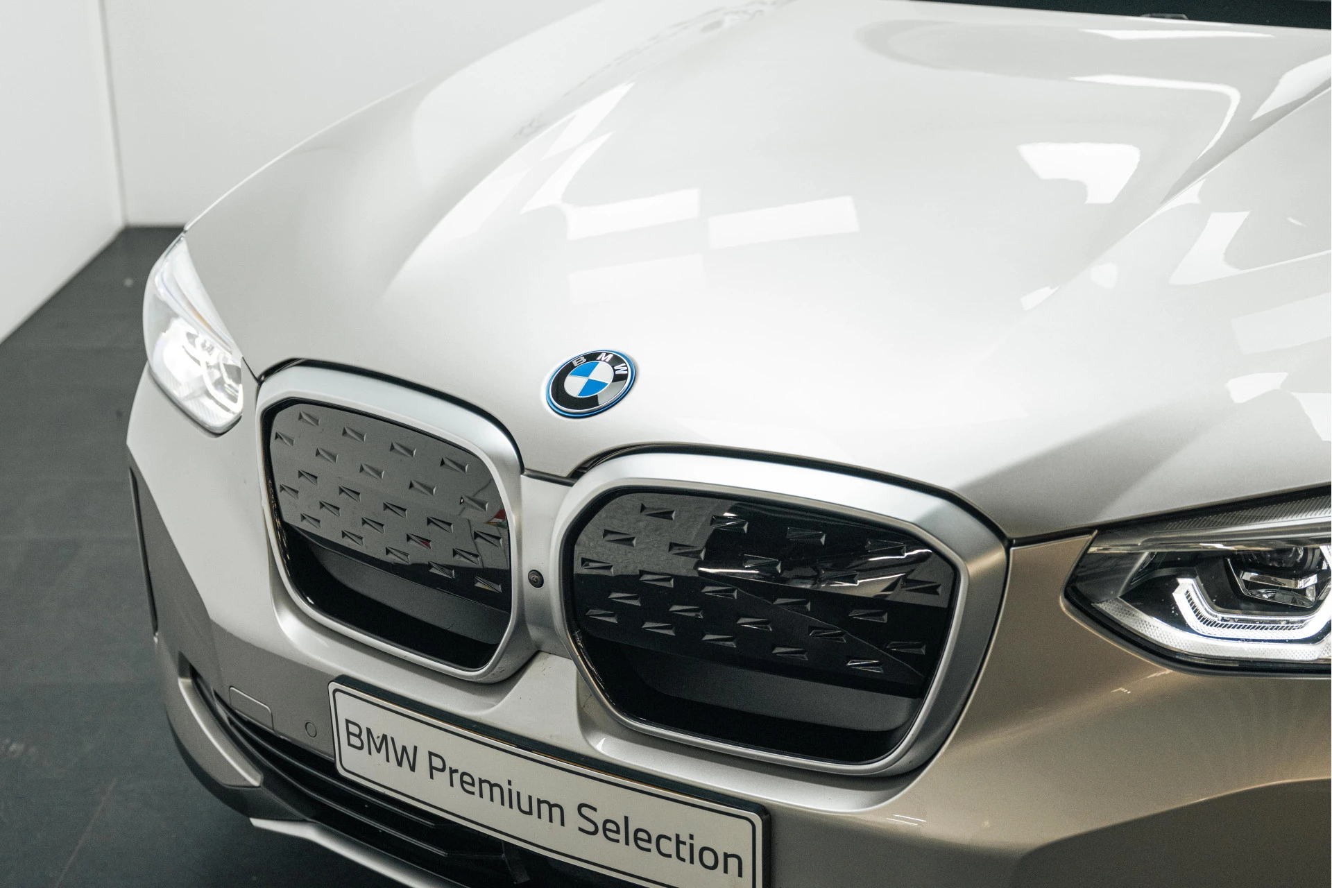 Hoofdafbeelding BMW iX3