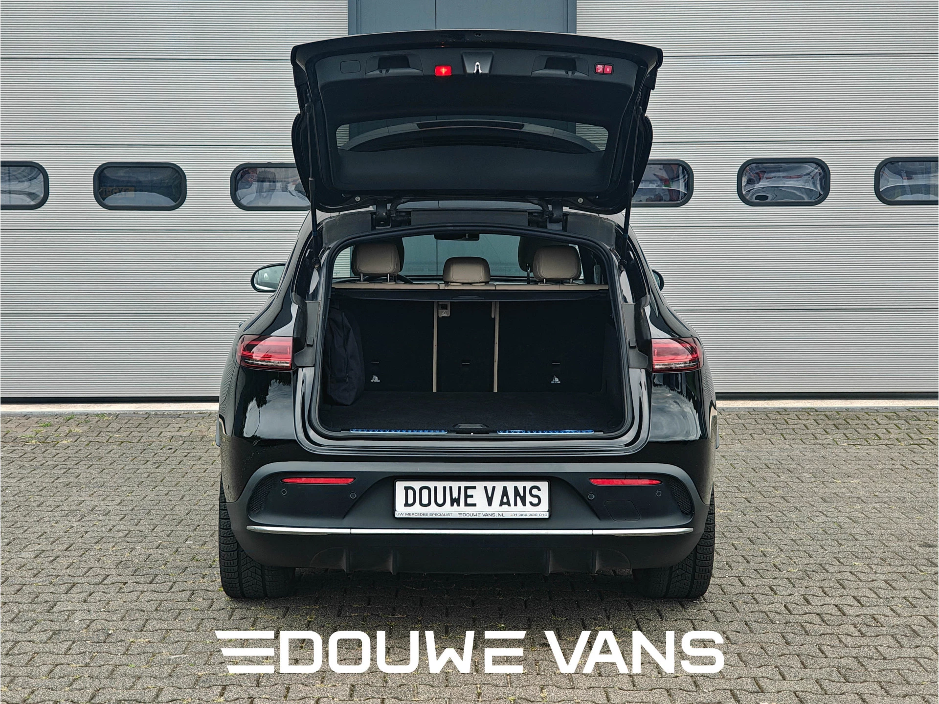 Hoofdafbeelding Mercedes-Benz EQC
