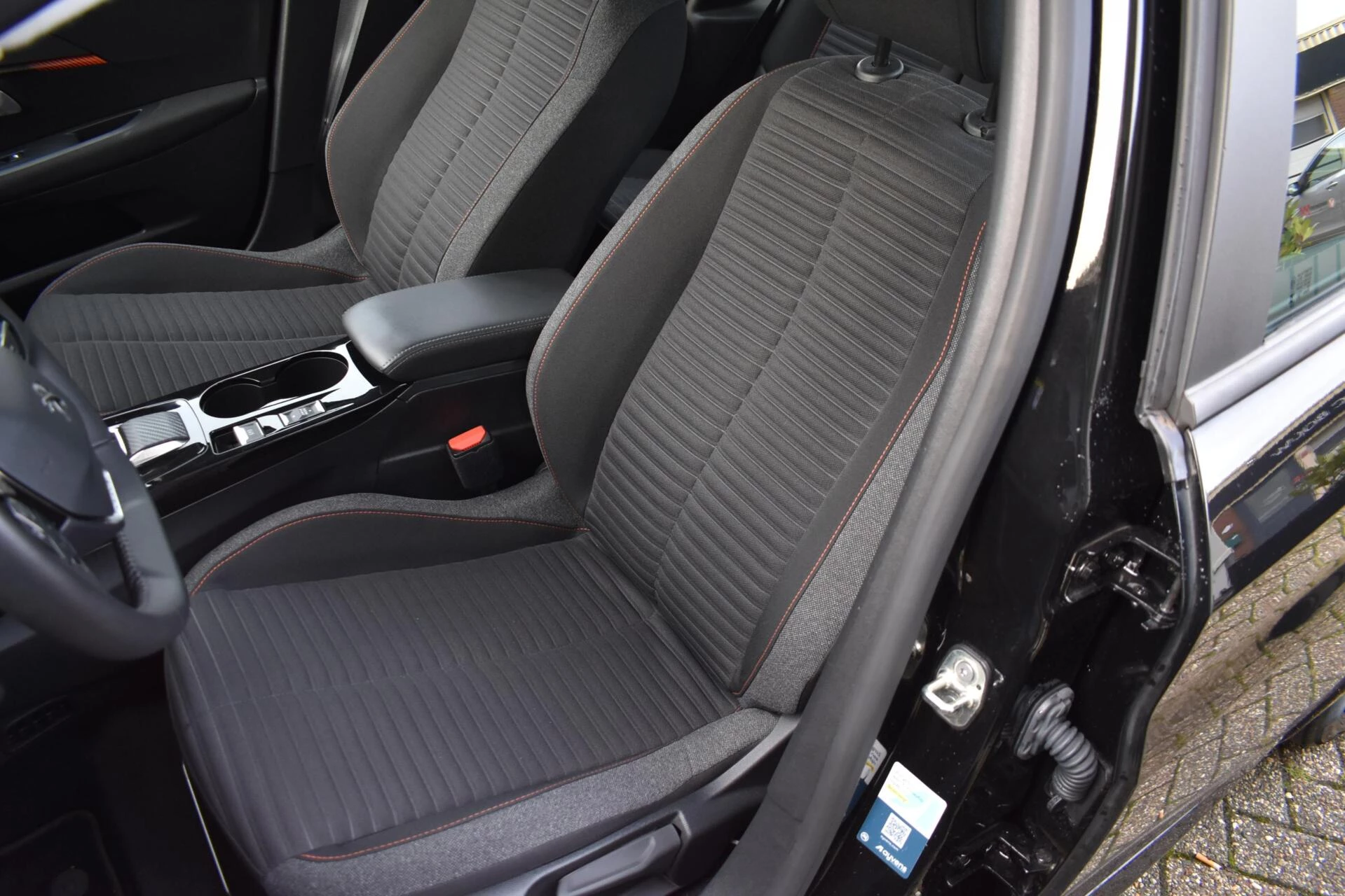 Hoofdafbeelding Peugeot e-208