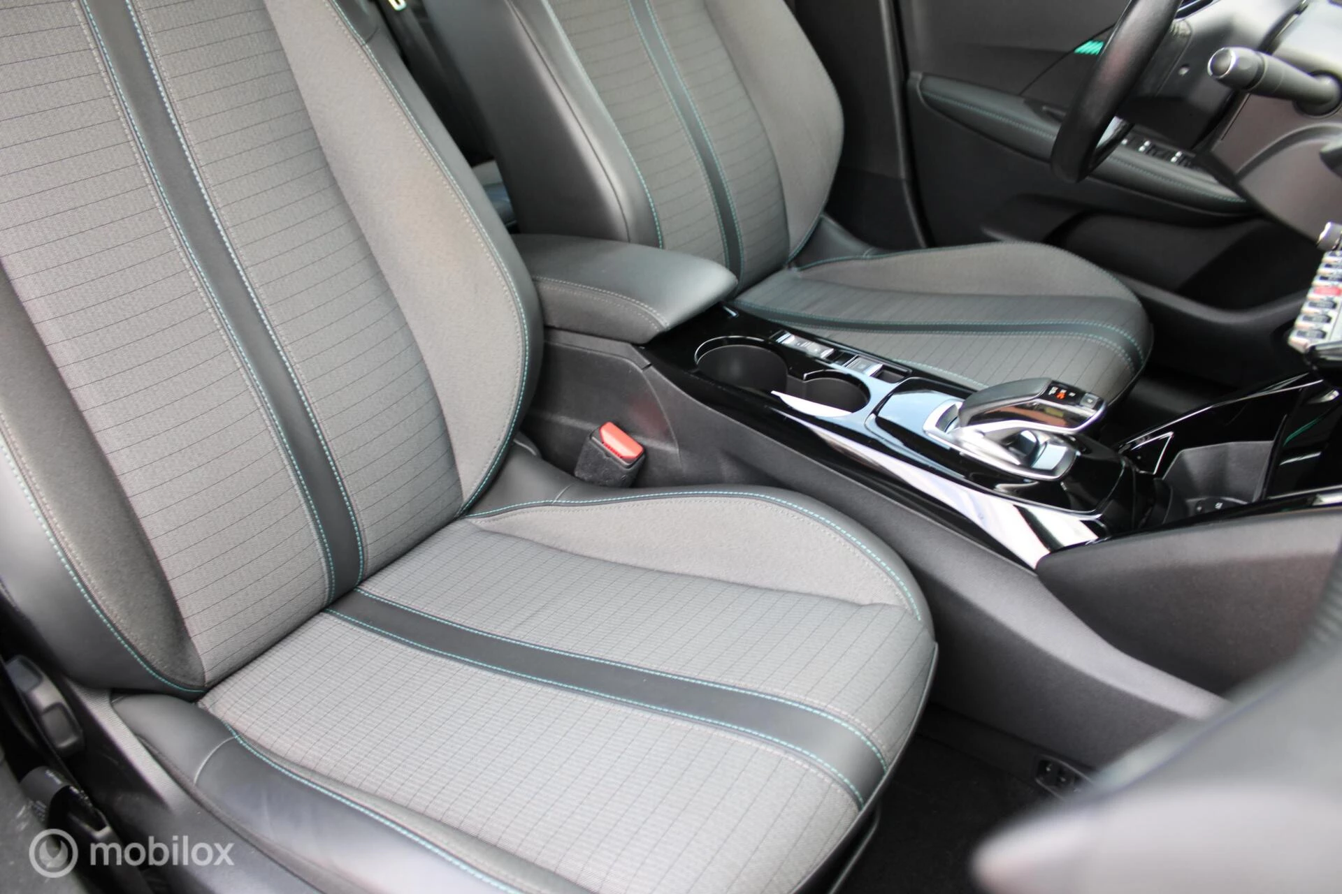 Hoofdafbeelding Peugeot e-208