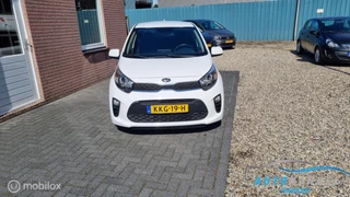 Kia Picanto 1.0 CVVT DynamicLine stoelverwarming , sportvelgen , lage km stand