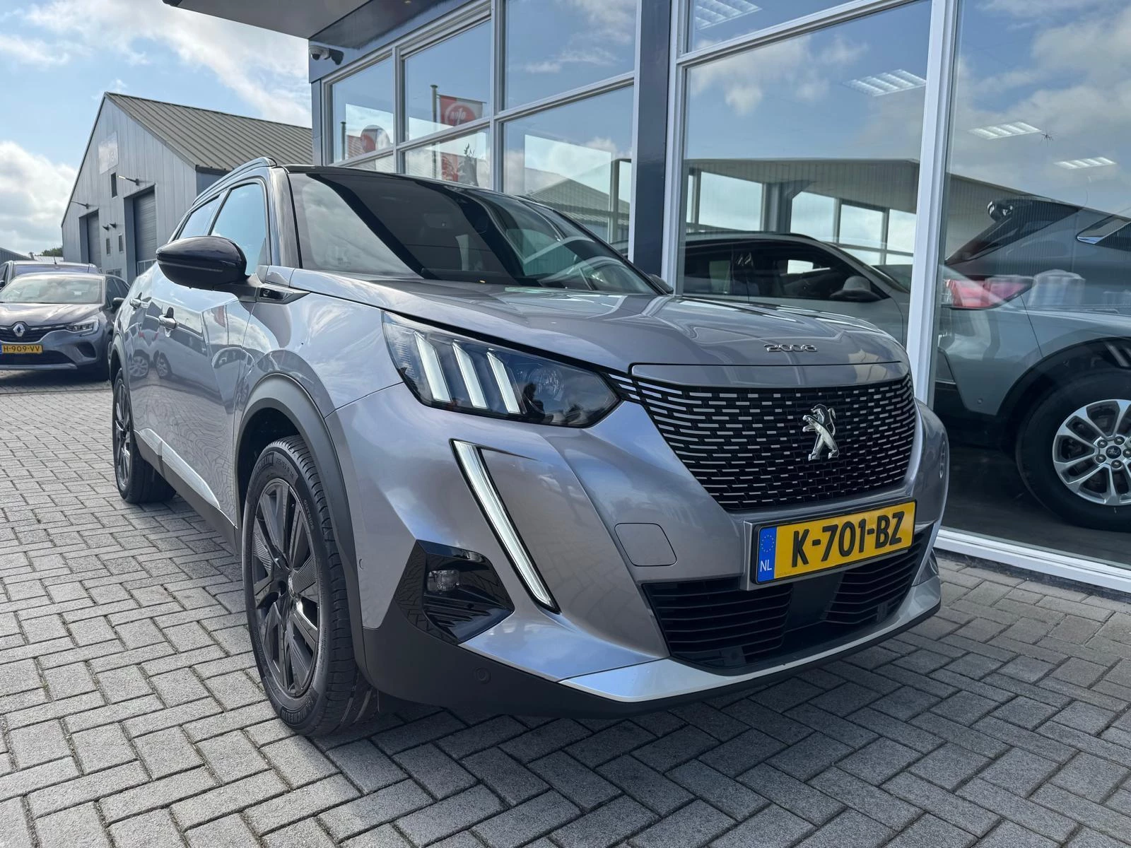 Hoofdafbeelding Peugeot e-2008