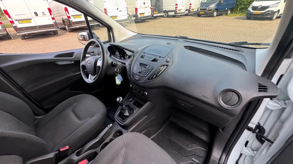 Hoofdafbeelding Ford Transit Courier