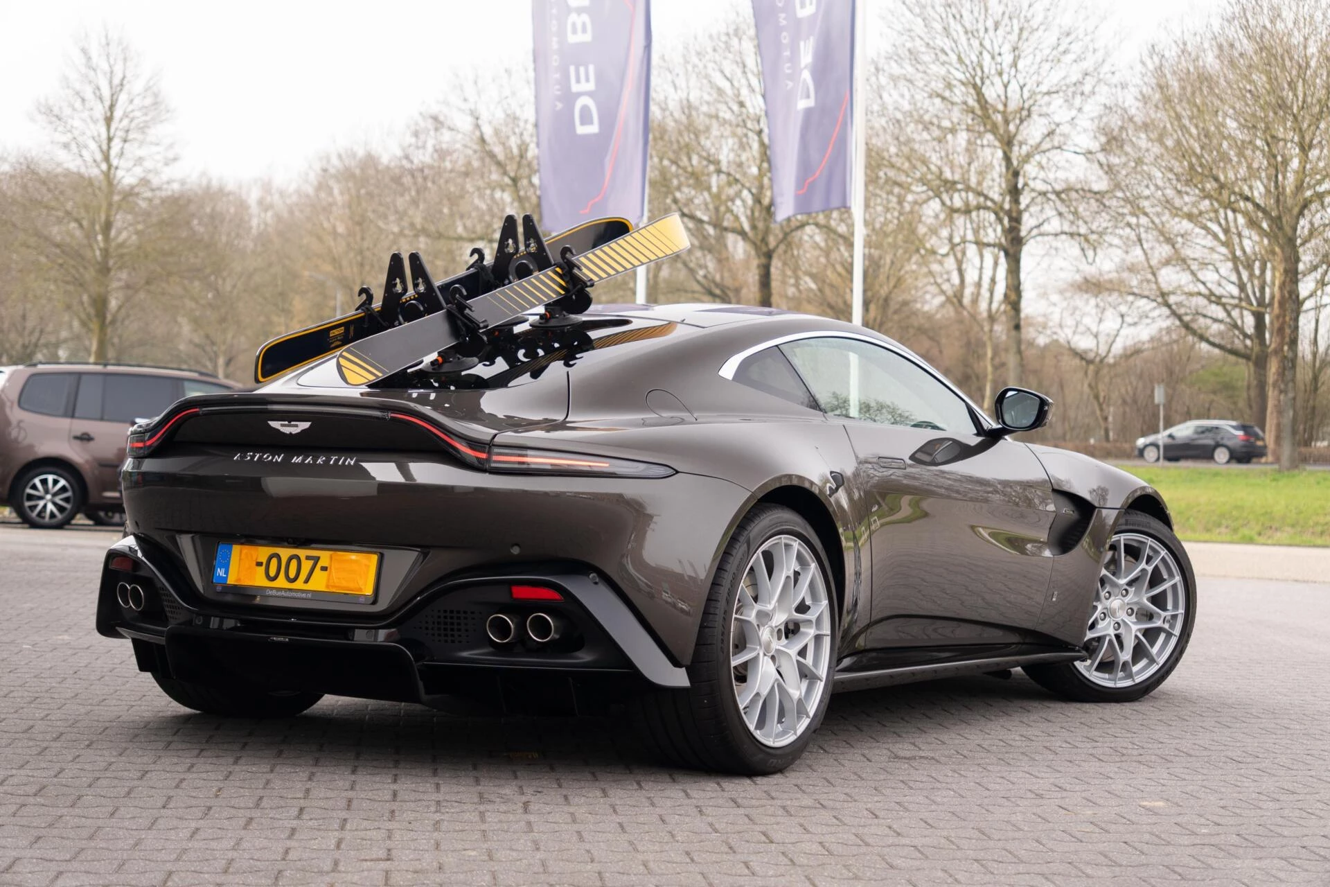 Hoofdafbeelding Aston Martin V8 Vantage