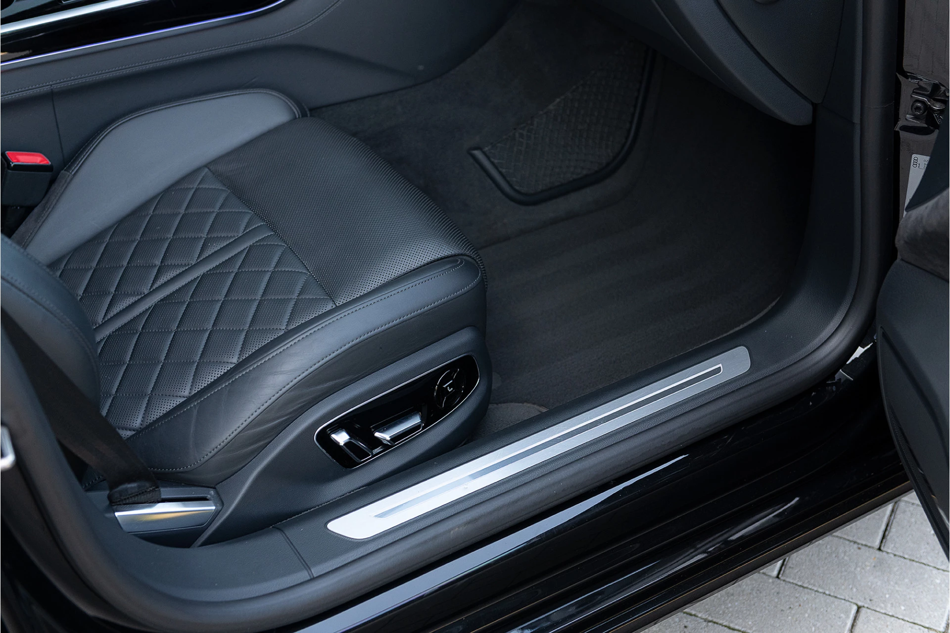 Hoofdafbeelding Audi A8