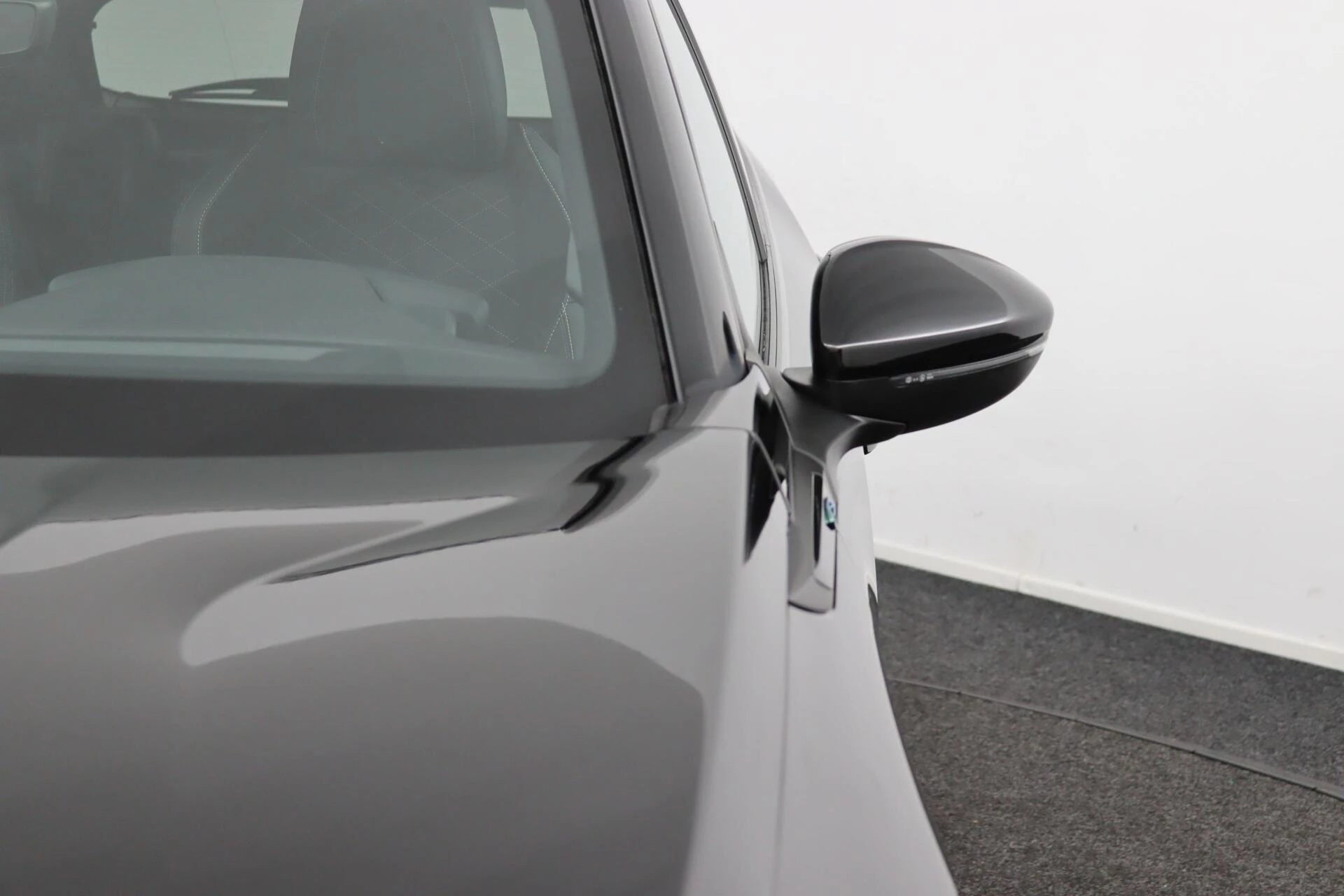 Hoofdafbeelding Peugeot e-2008