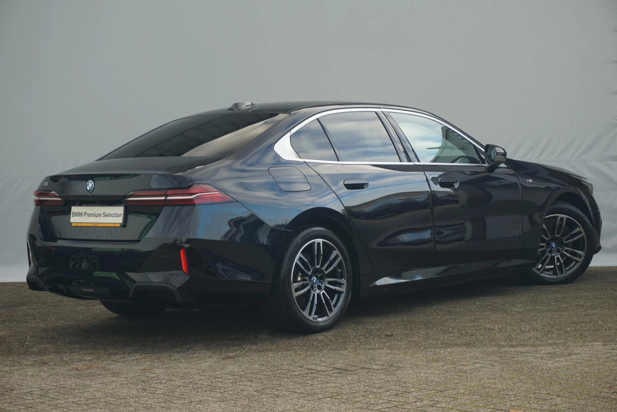 Hoofdafbeelding BMW i5