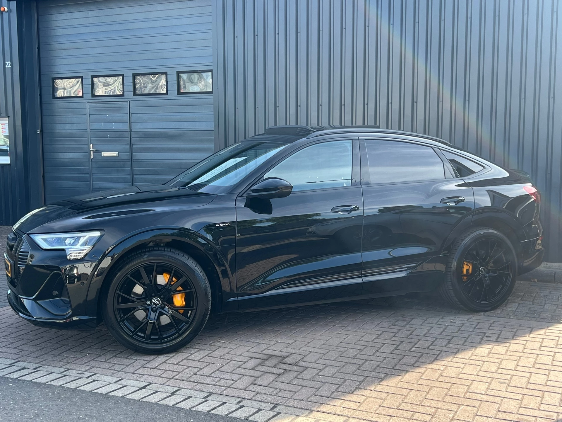 Hoofdafbeelding Audi e-tron