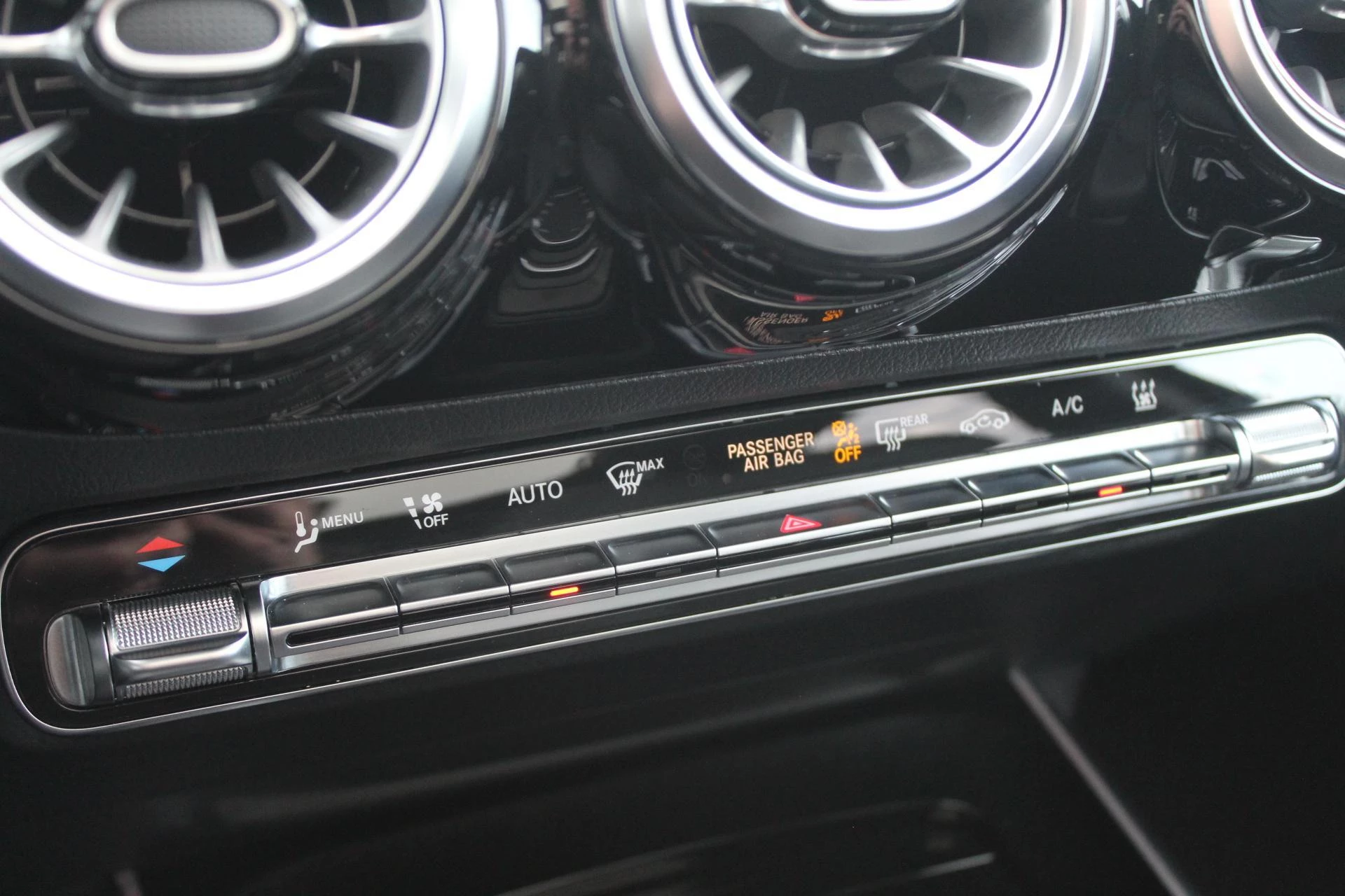 Hoofdafbeelding Mercedes-Benz EQA