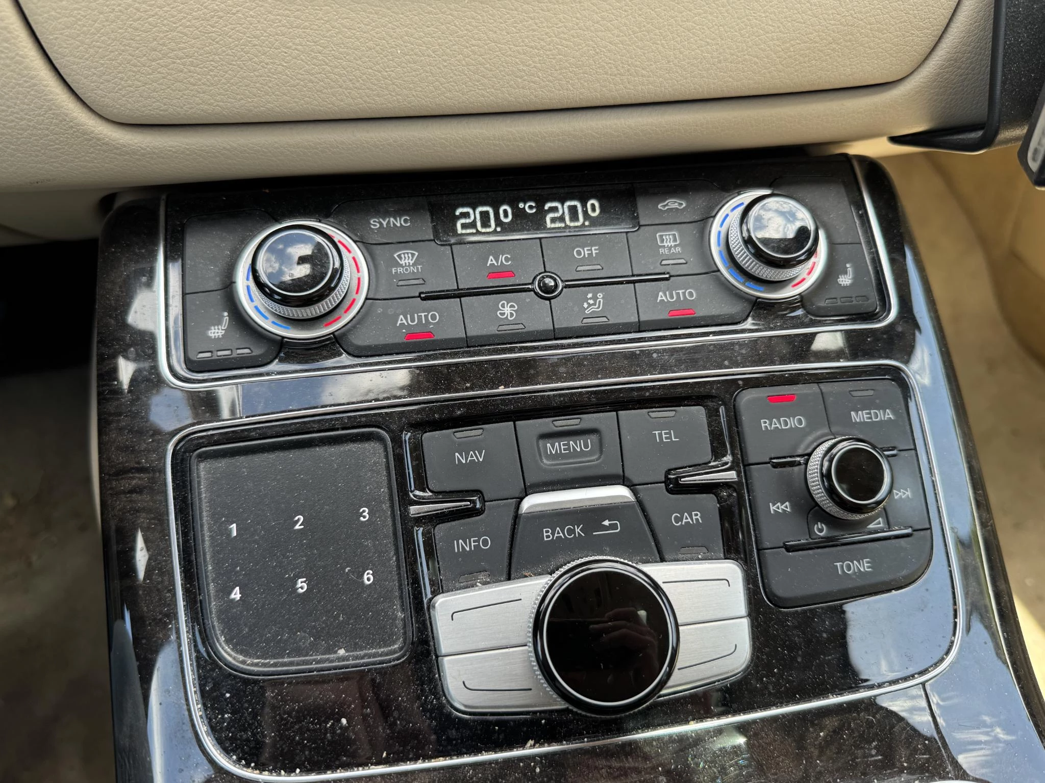 Hoofdafbeelding Audi A8
