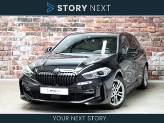 Hoofdafbeelding BMW 1 Serie BMW 1 Serie 120i Executive M Sport Pakket Automaat / Live Cockpit Professional / LED / 17 Inch / Shadow Line / Climate Control / Hifi / DAB / Parkeersensoren voor+achter / Lichtpakket / Achteruitrijcamera / Cruise Control
