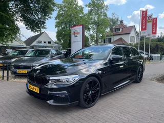BMW 5 Serie TOURING 520I HIGH EXECUTIVE / SCHUIFDAK / LEDER / HARMAN-KARDON