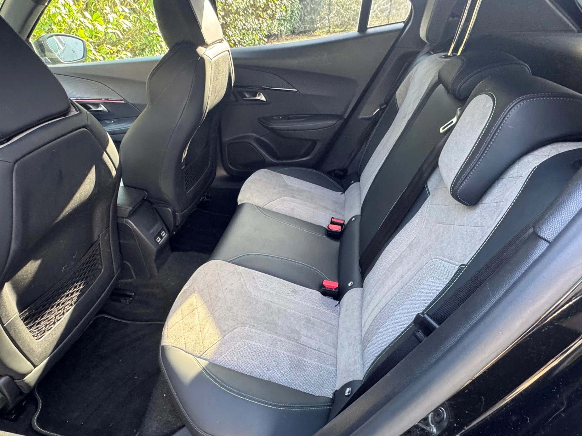 Hoofdafbeelding Peugeot e-2008