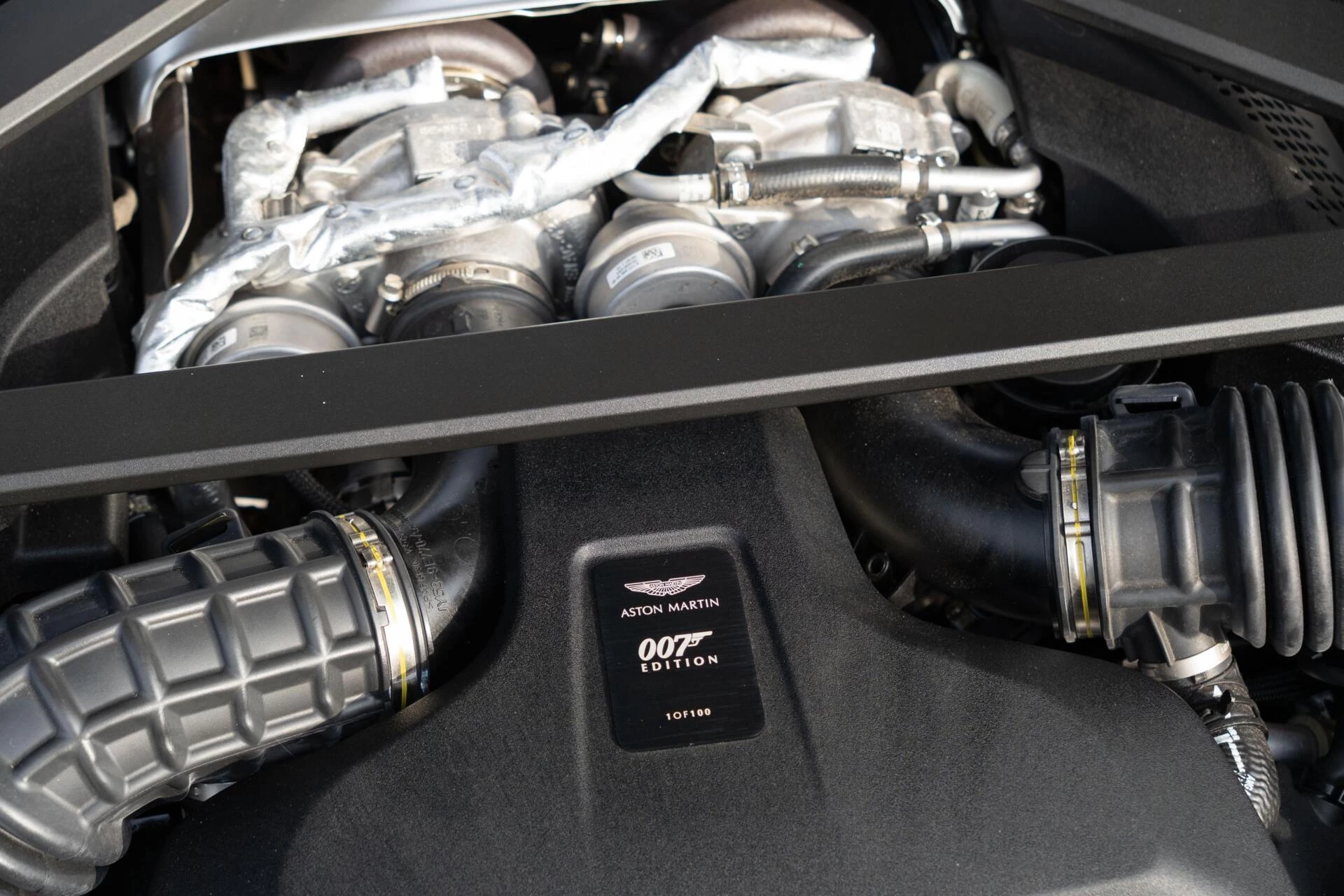 Hoofdafbeelding Aston Martin V8 Vantage