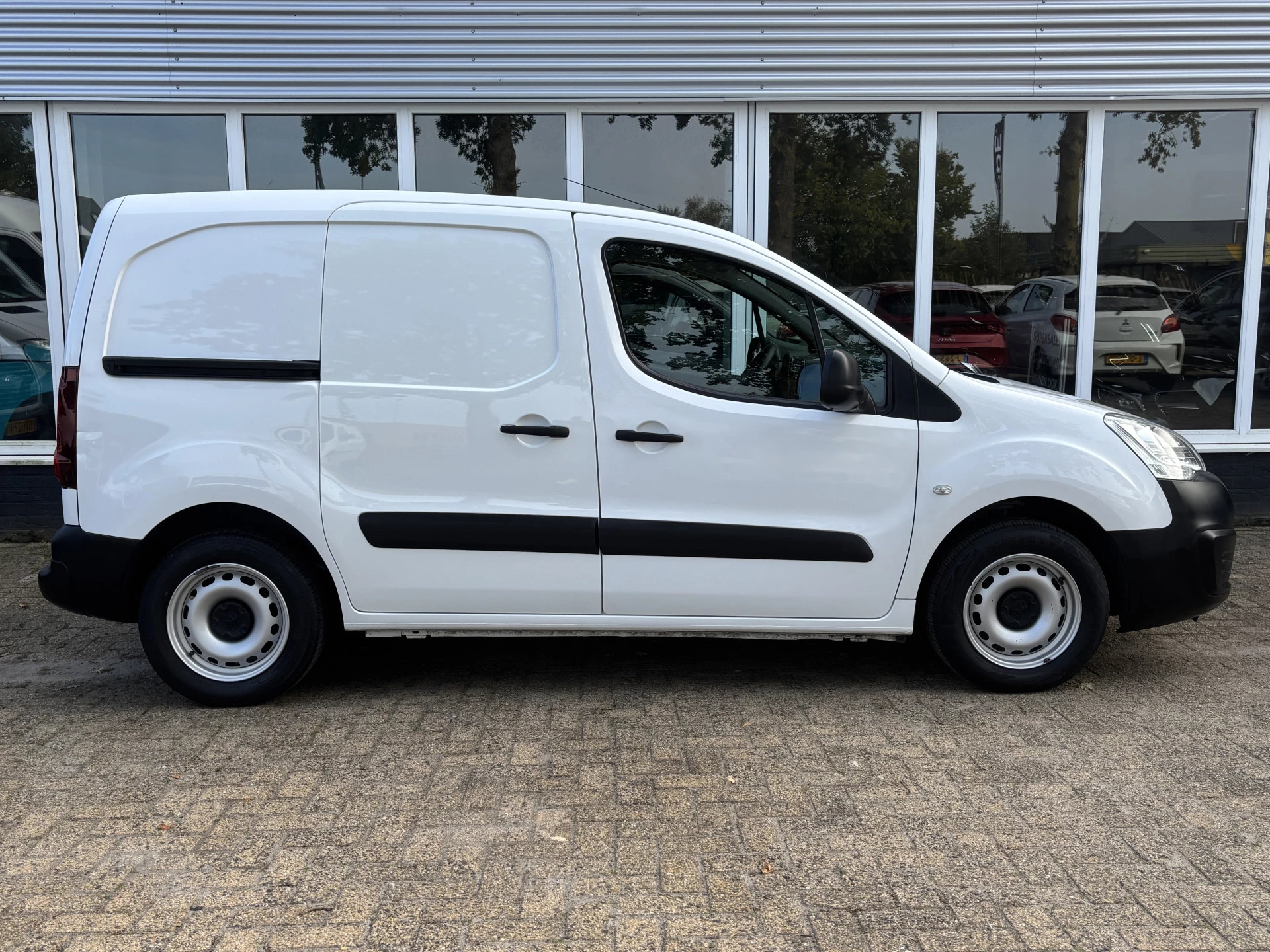 Hoofdafbeelding Peugeot Partner