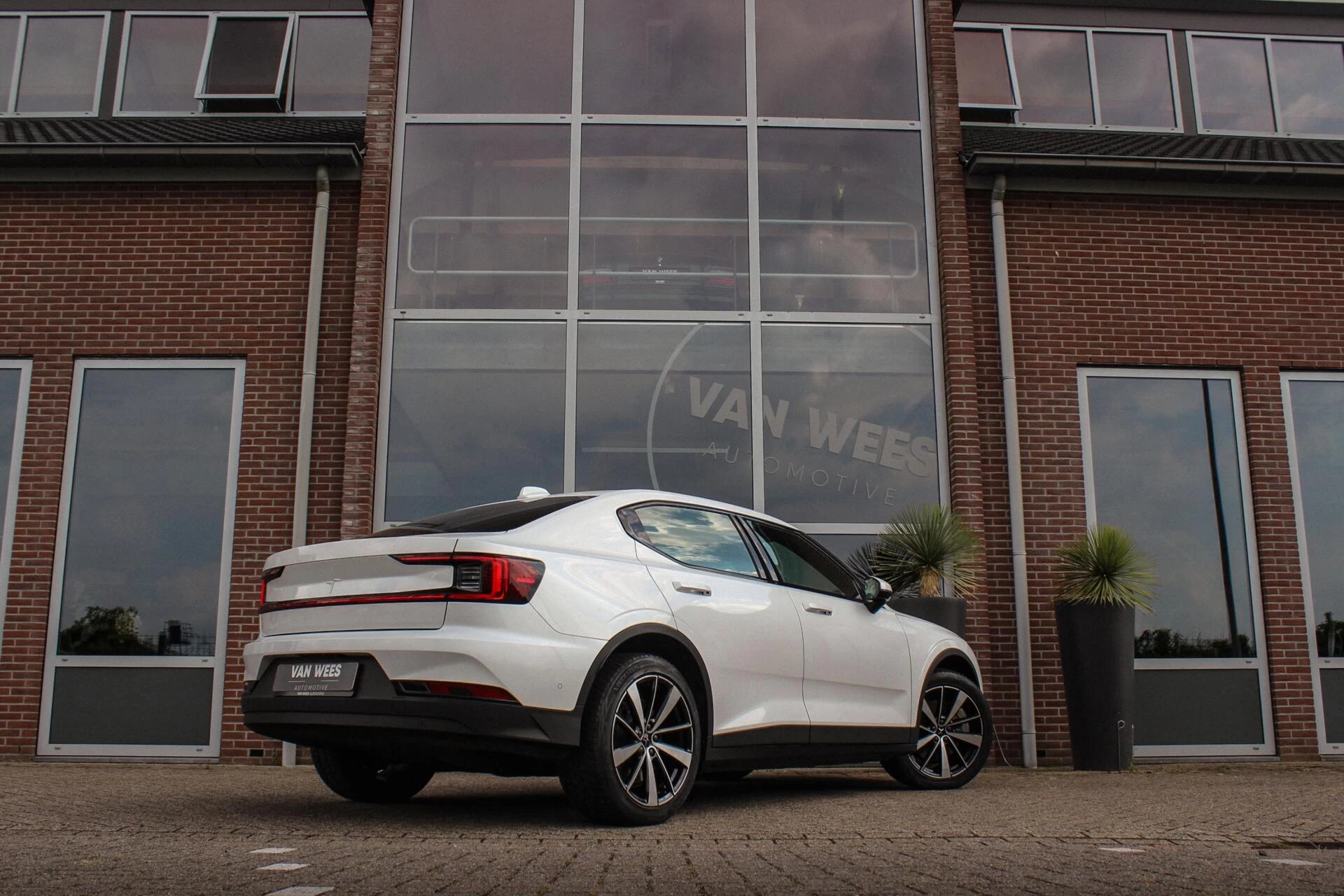 Hoofdafbeelding Polestar 2