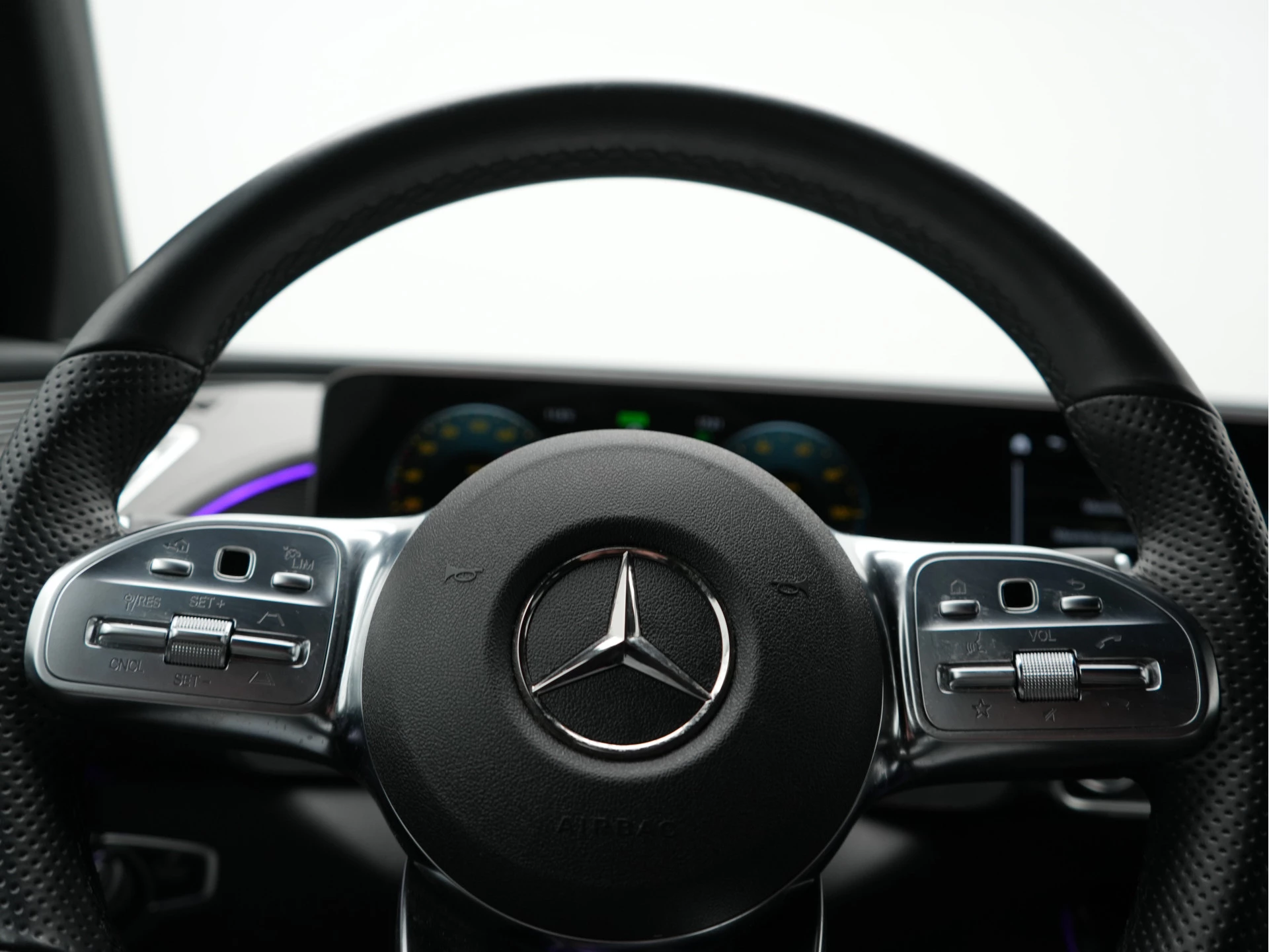 Hoofdafbeelding Mercedes-Benz EQC