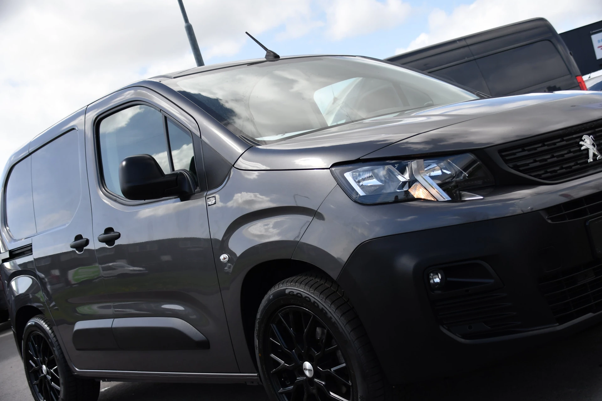 Hoofdafbeelding Peugeot Partner