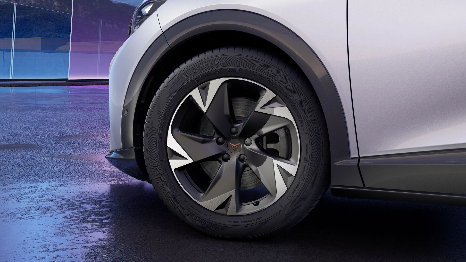 Hoofdafbeelding CUPRA Tavascan