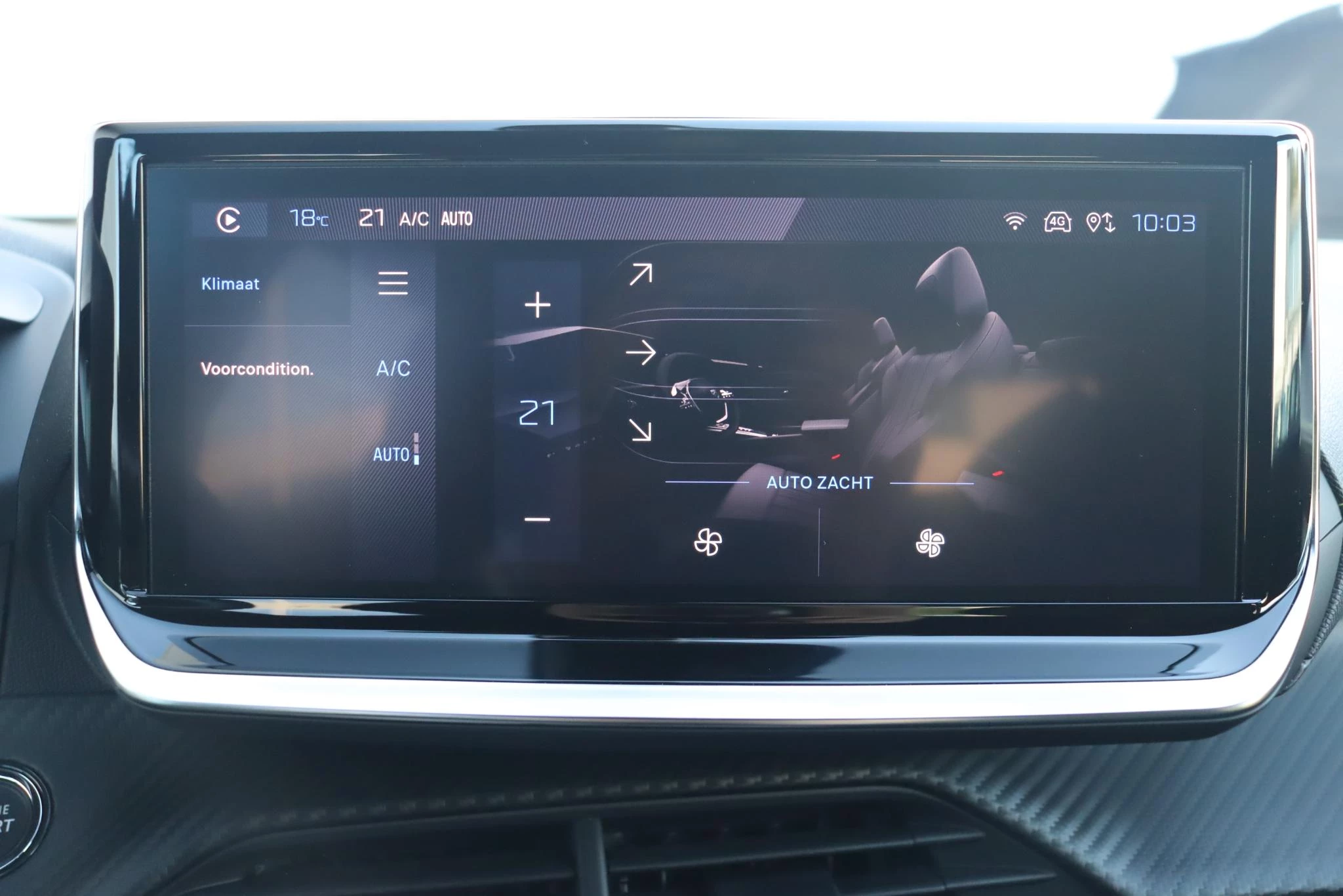 Hoofdafbeelding Peugeot e-2008