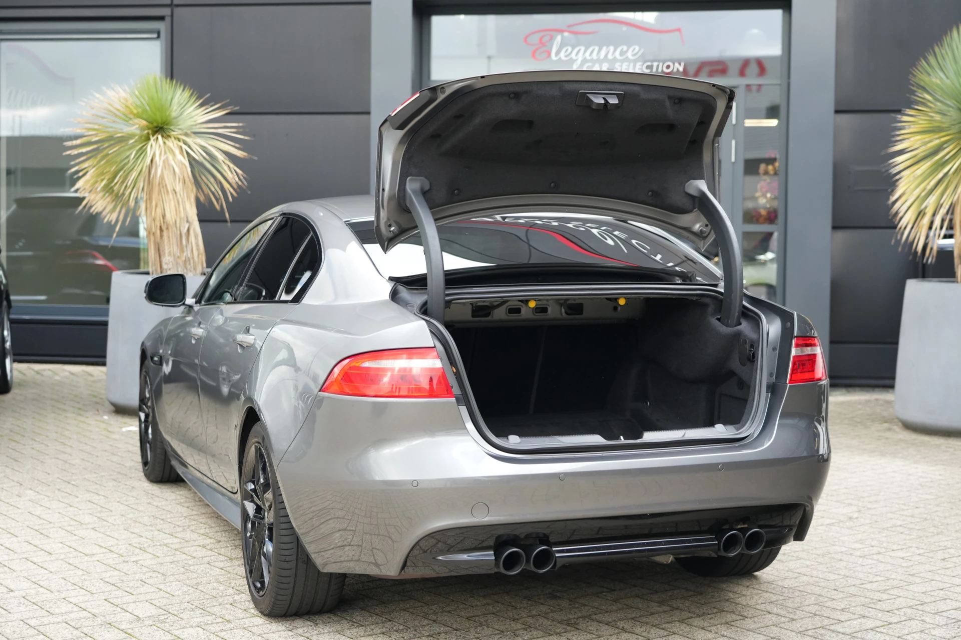 Hoofdafbeelding Jaguar XE