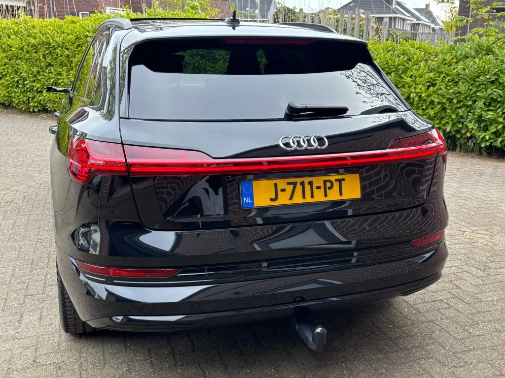 Hoofdafbeelding Audi e-tron