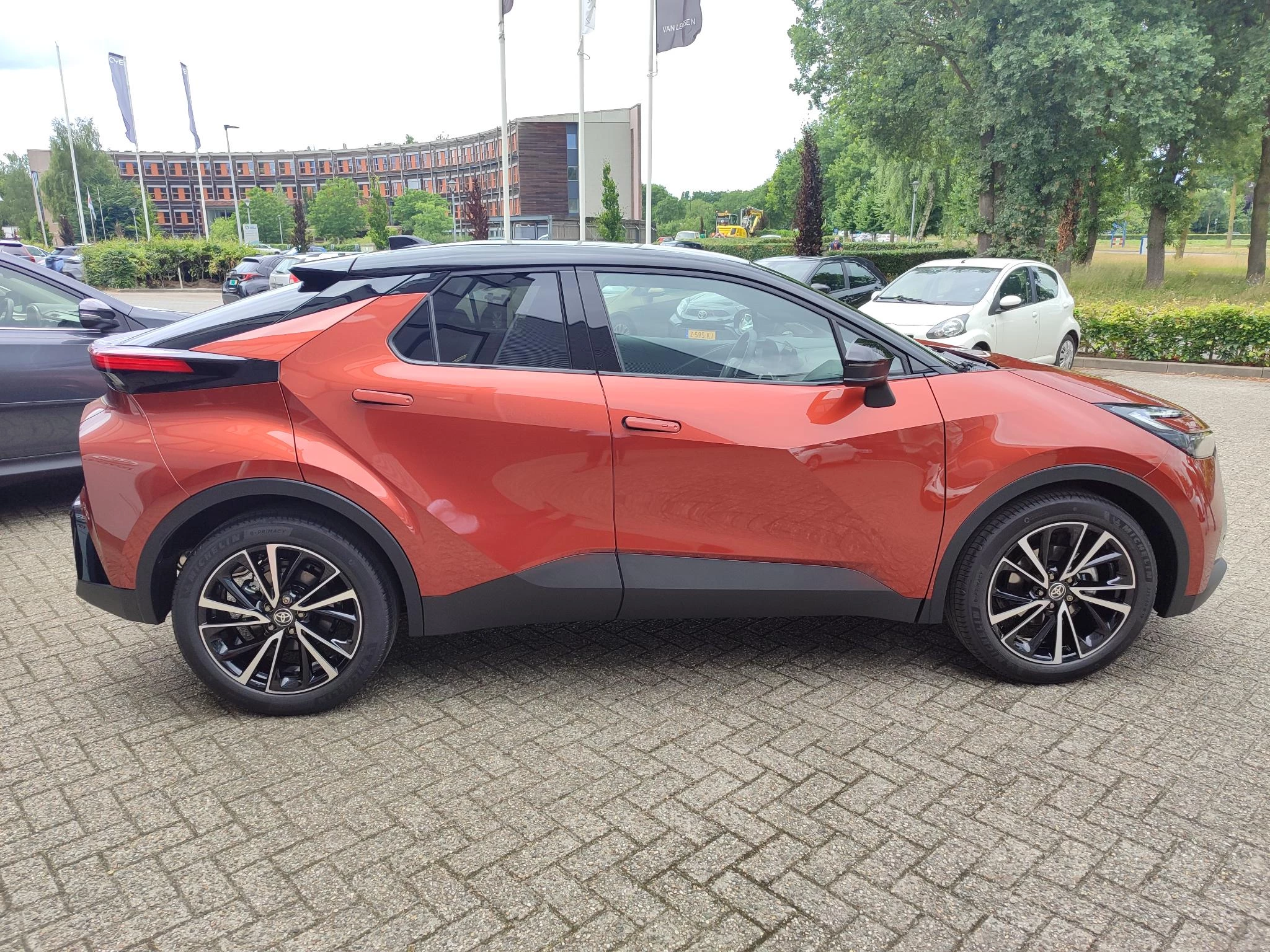 Hoofdafbeelding Toyota C-HR
