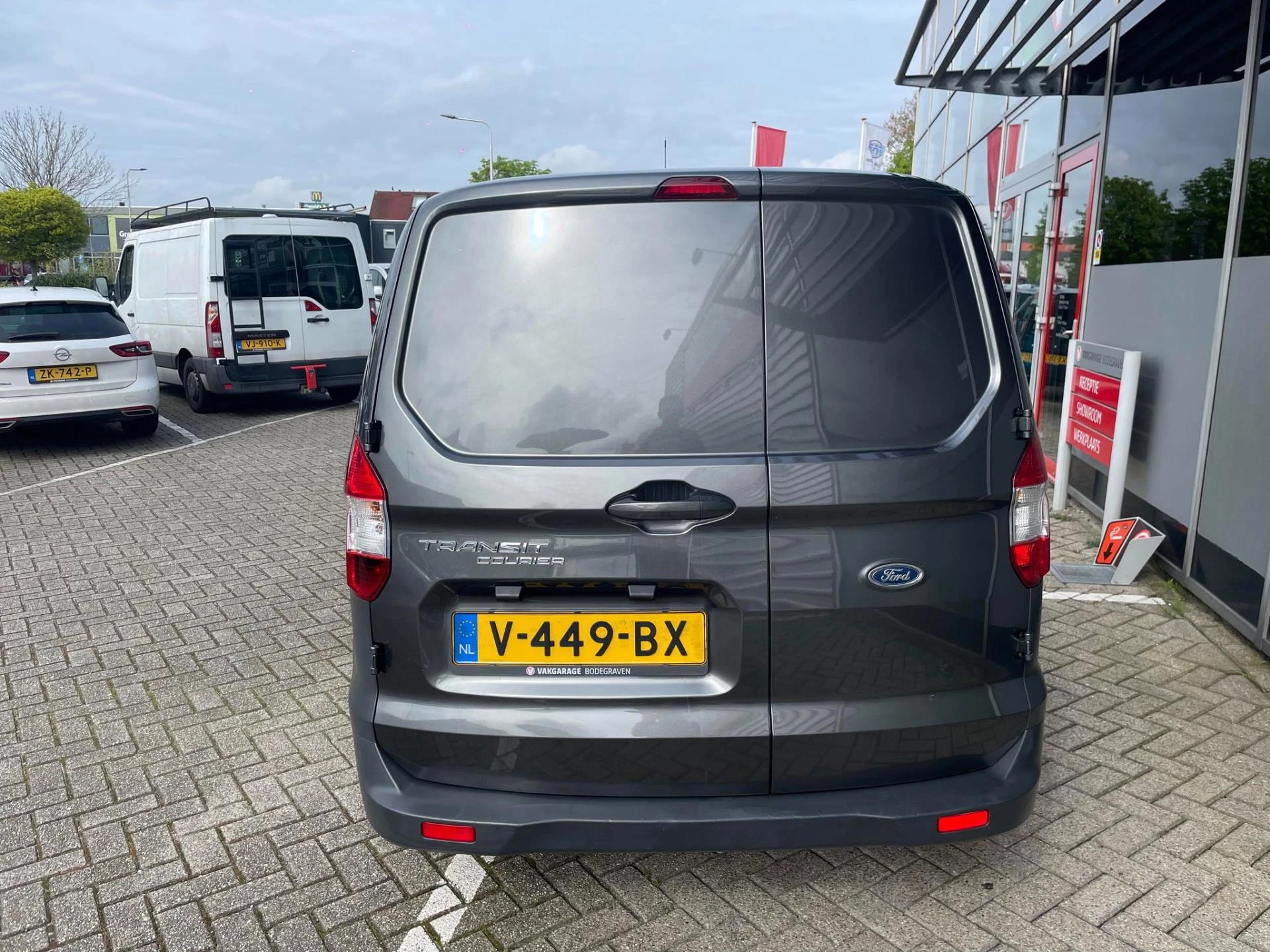 Hoofdafbeelding Ford Transit Courier