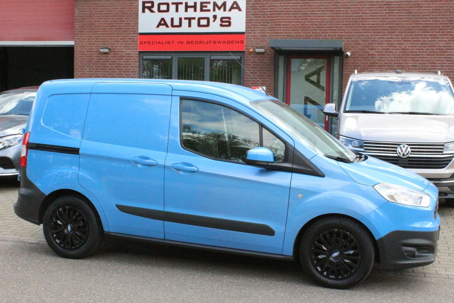 Hoofdafbeelding Ford Transit Courier