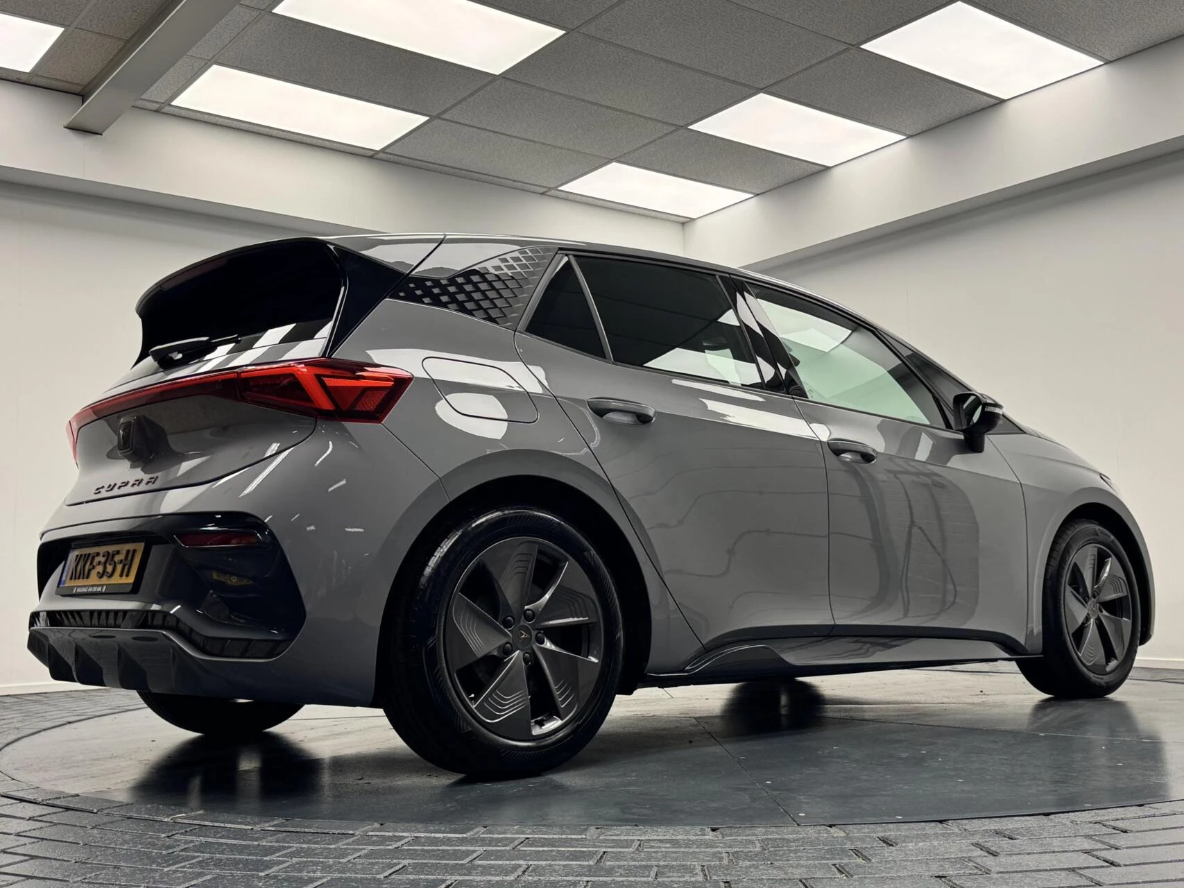 Hoofdafbeelding CUPRA Born