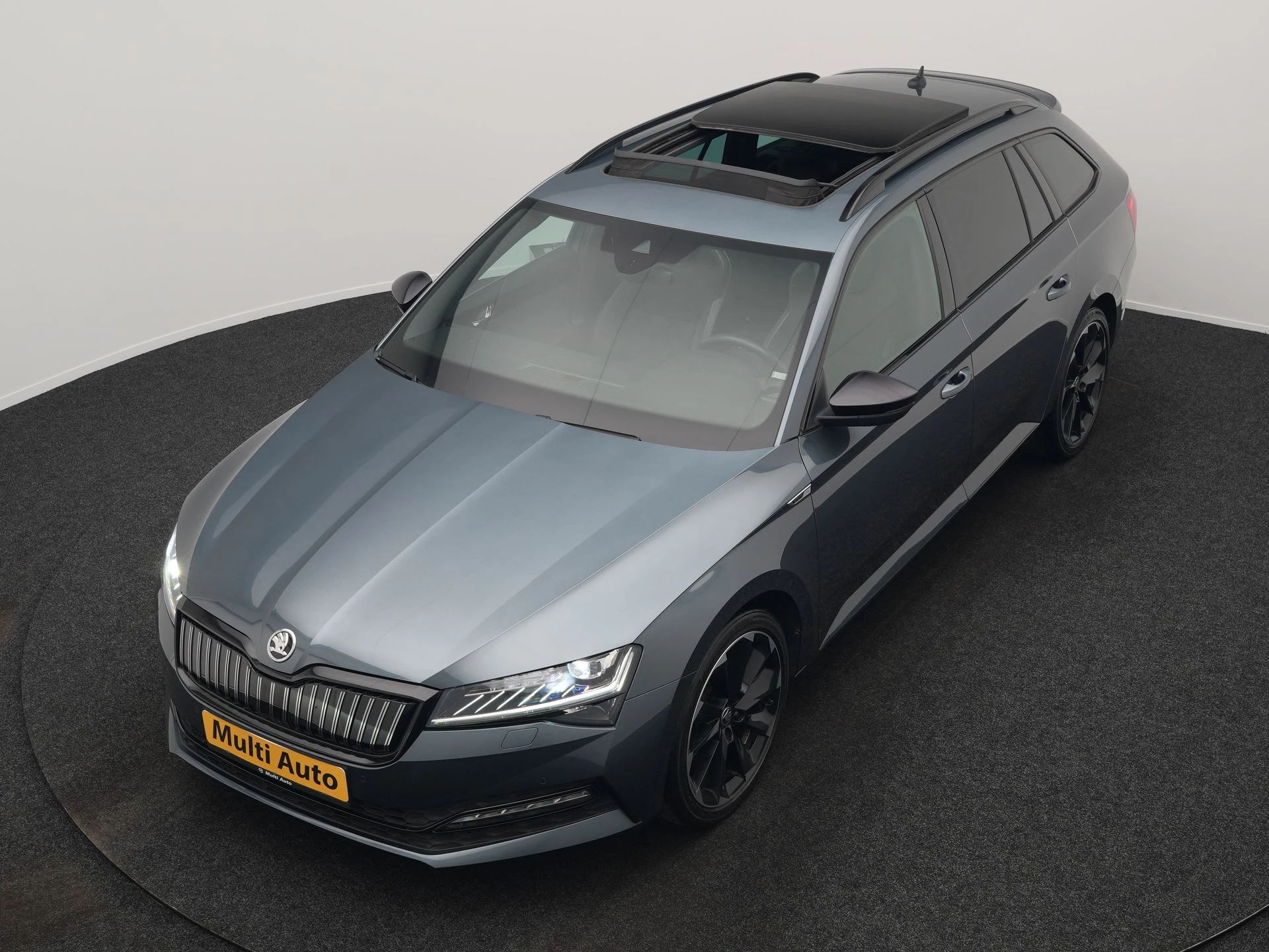 Hoofdafbeelding Škoda Superb