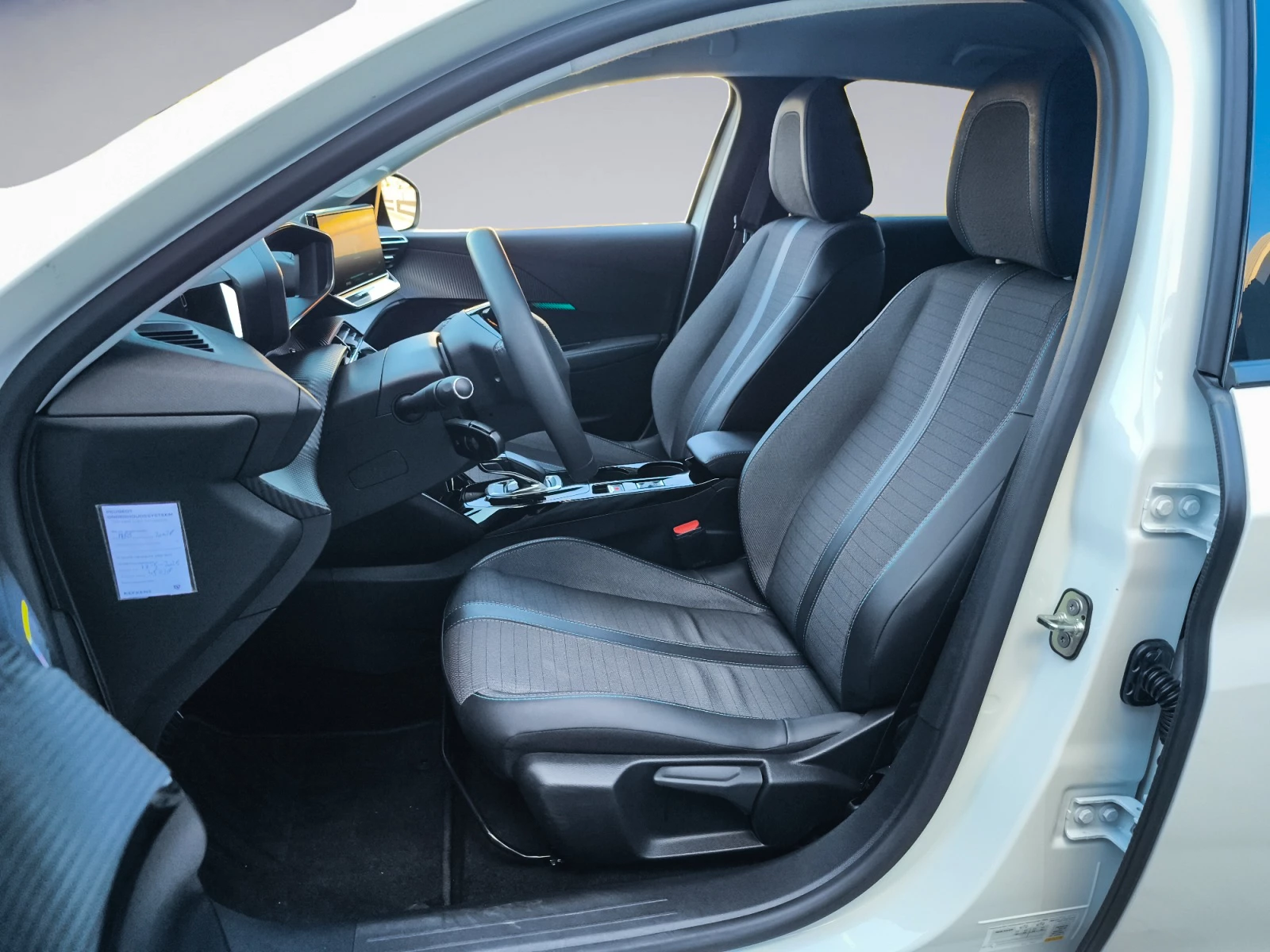 Hoofdafbeelding Peugeot e-208
