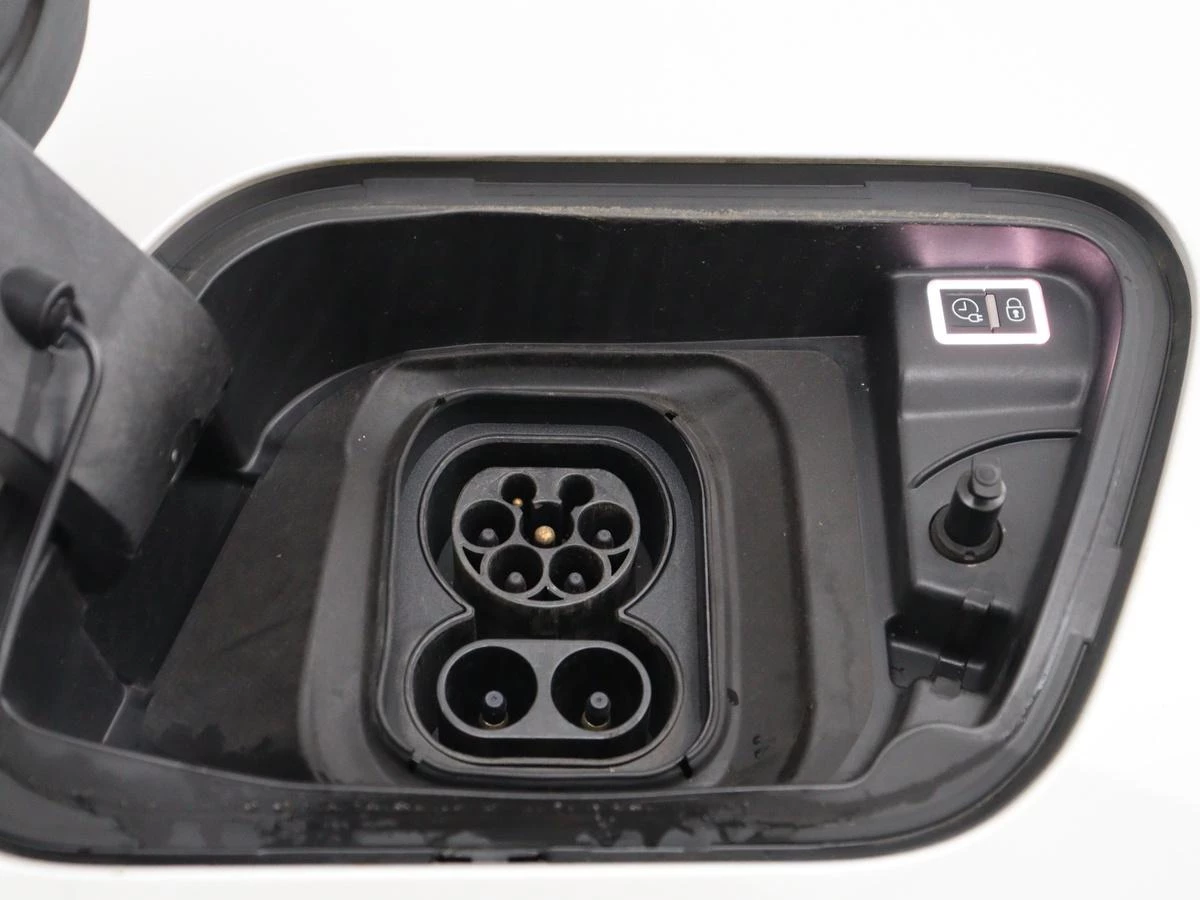 Hoofdafbeelding Peugeot e-2008