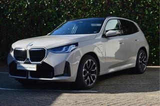 BMW X3 30e xDrive M Sport Automaat / Panoramadak / Trekhaak / Sportstoelen / Achteruitrijcamera / Comfort Access / Adaptieve LED / M Sportonderstel / Harman Kardon