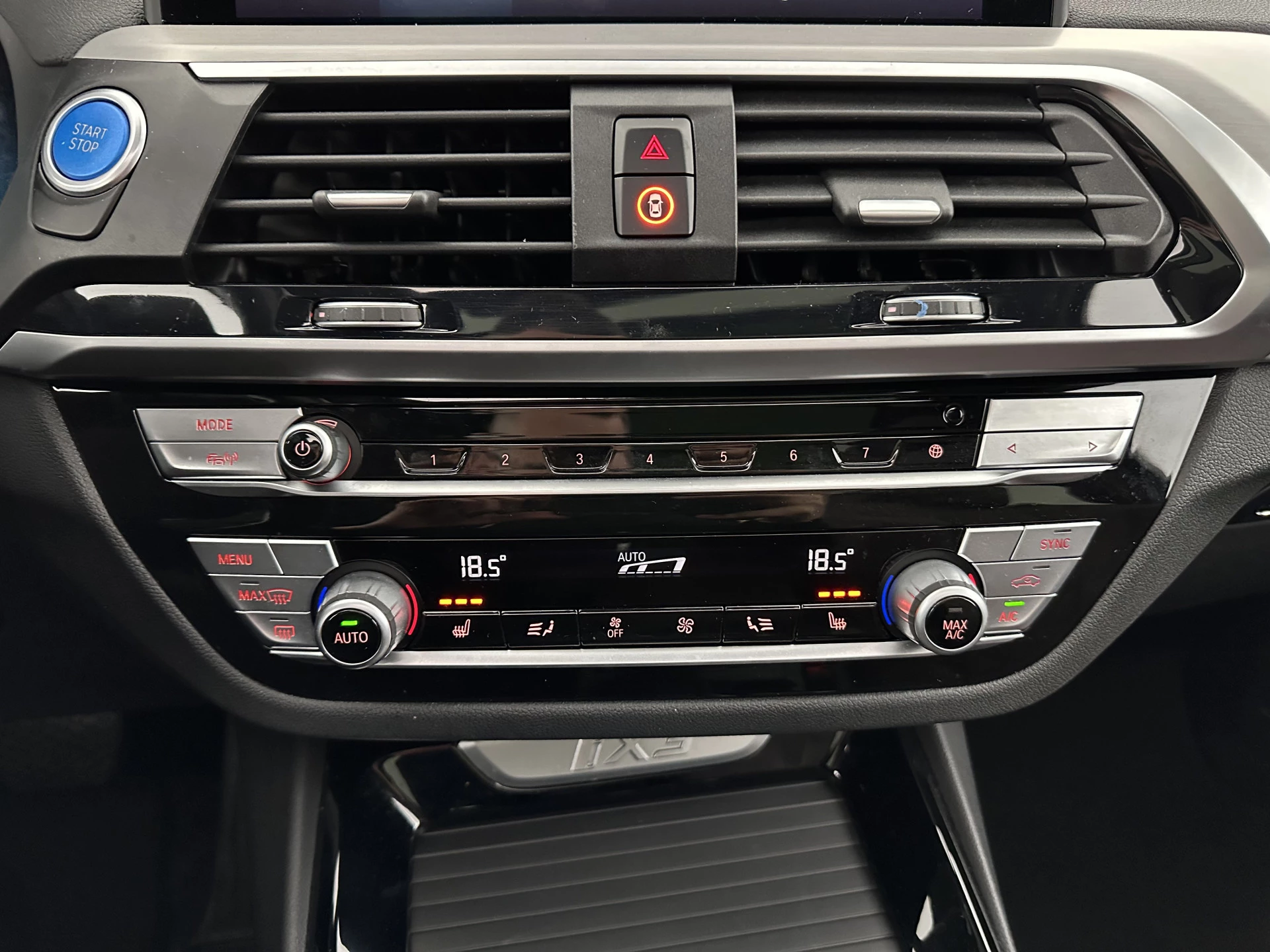 Hoofdafbeelding BMW iX3