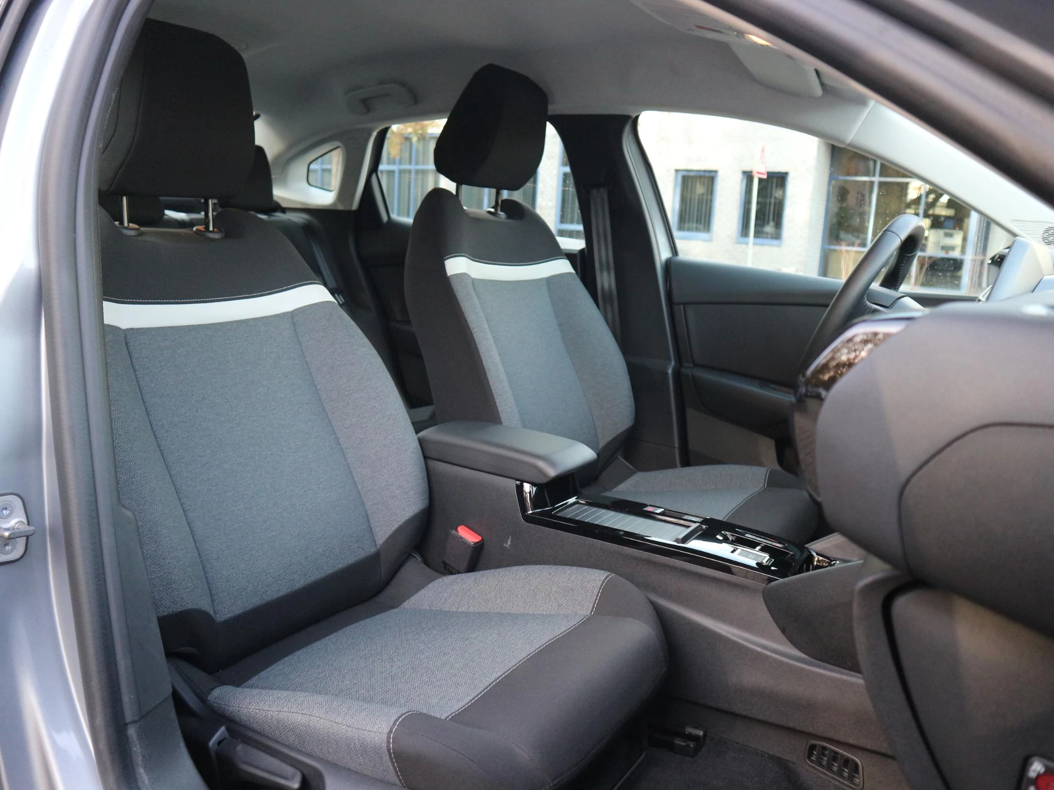 Hoofdafbeelding Citroën ë-C4 X