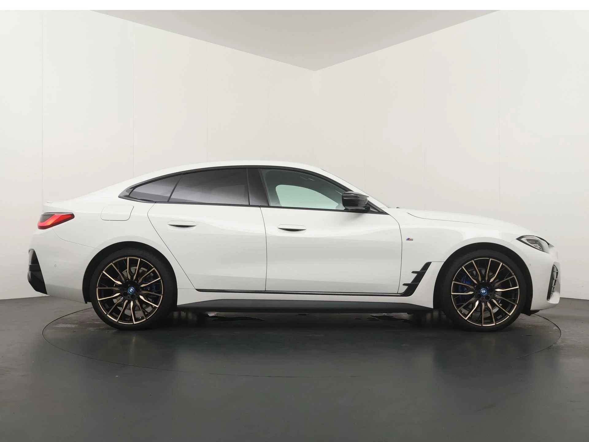 Hoofdafbeelding BMW i4