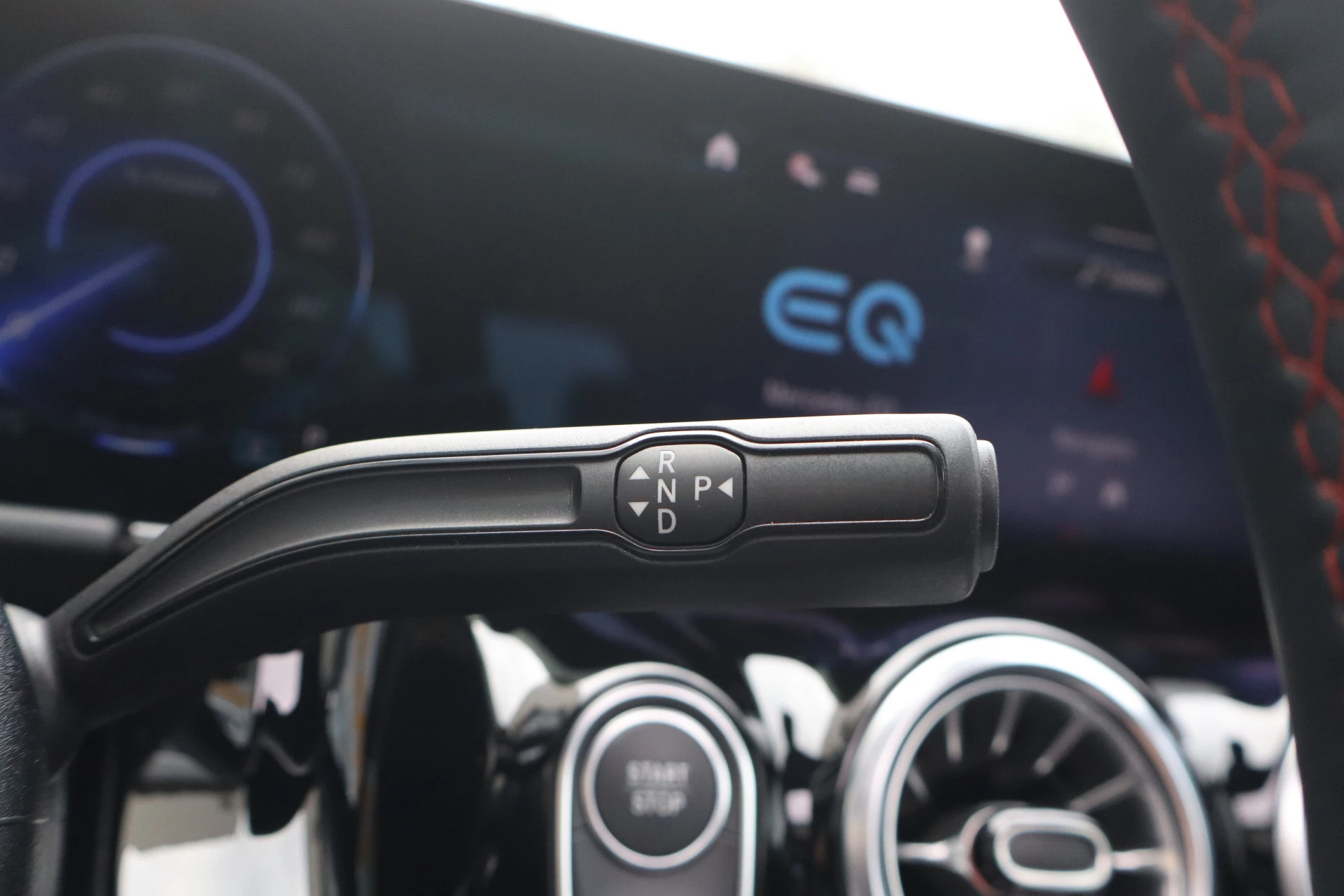 Hoofdafbeelding Mercedes-Benz EQA