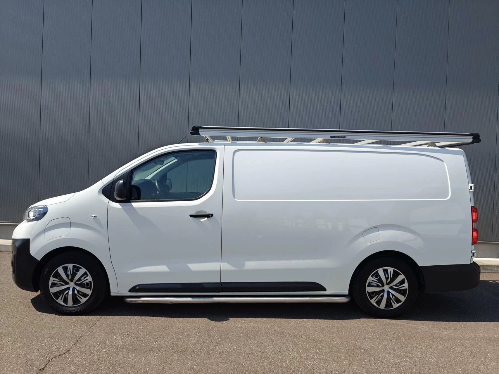 Hoofdafbeelding Peugeot e-Expert