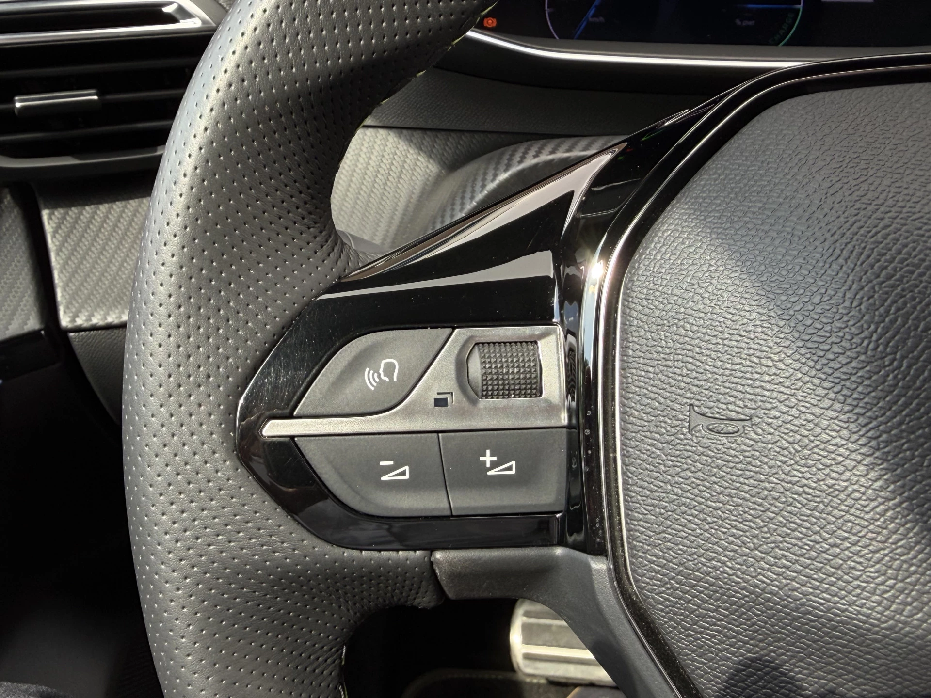 Hoofdafbeelding Peugeot e-208