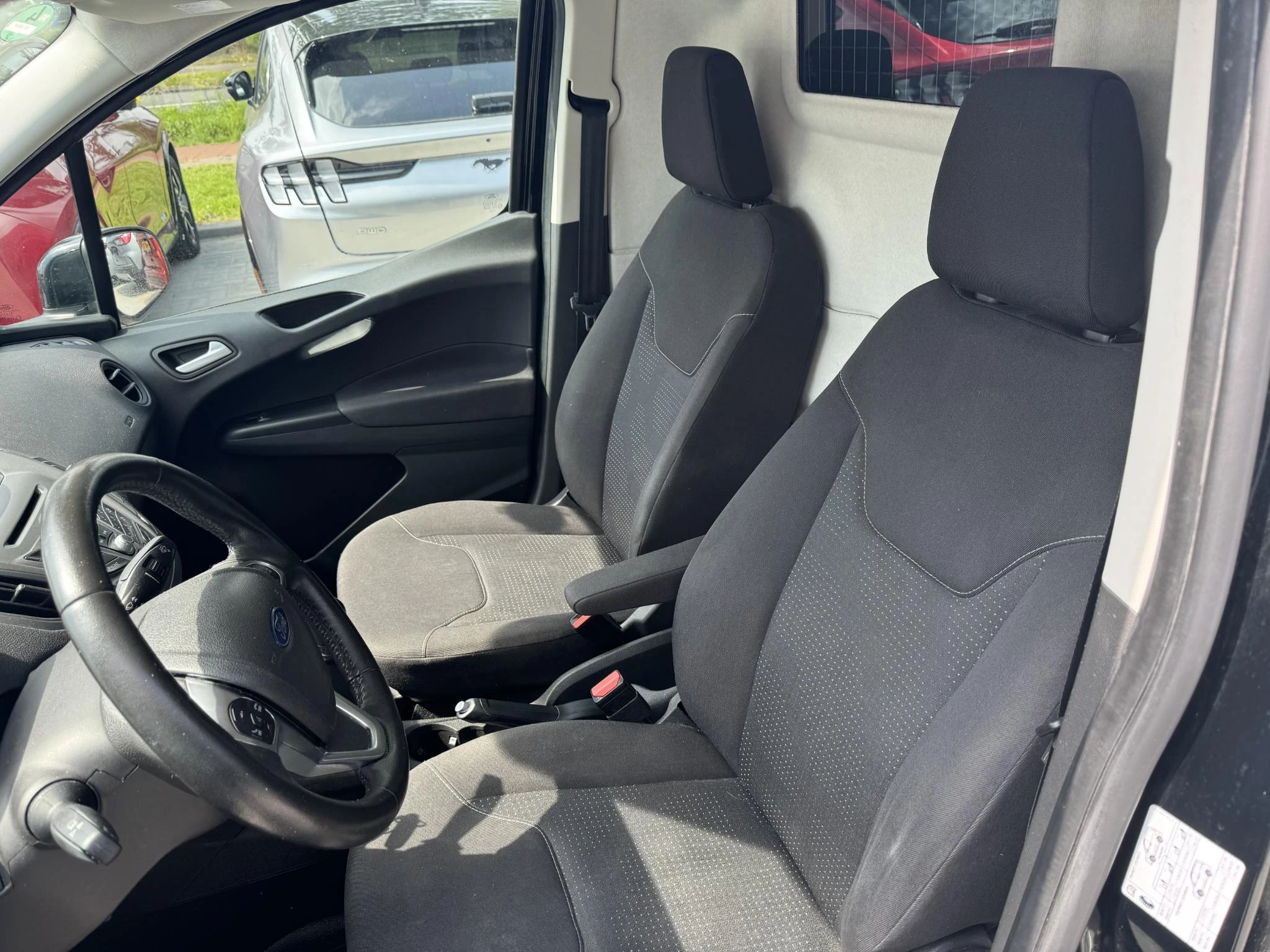 Hoofdafbeelding Ford Transit Courier