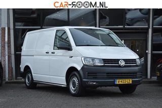 Volkswagen Transporter 2.0 TDI L2H1 Highline Carplay Trekhaak Cruise Navi