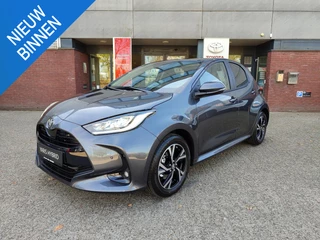 Toyota Yaris Hybrid 115 DYNAMIC NIEUW DIRECT LEVERBAAR! STOEL/STUURVERW BLIND SPORT PARK-SENSOREN KEYLESS 16'' LM-VELGEN CAMERA APPLE/ANDROID NAVI CLIMA AD-CRUISE